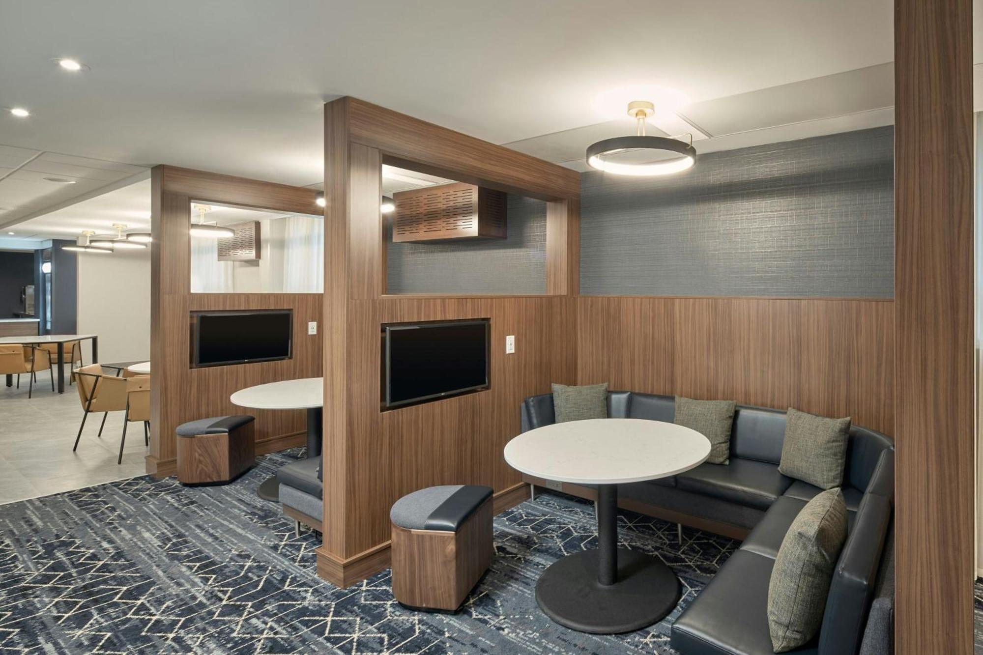 מלון Courtyard By Marriott Regina Downtown מראה חיצוני תמונה